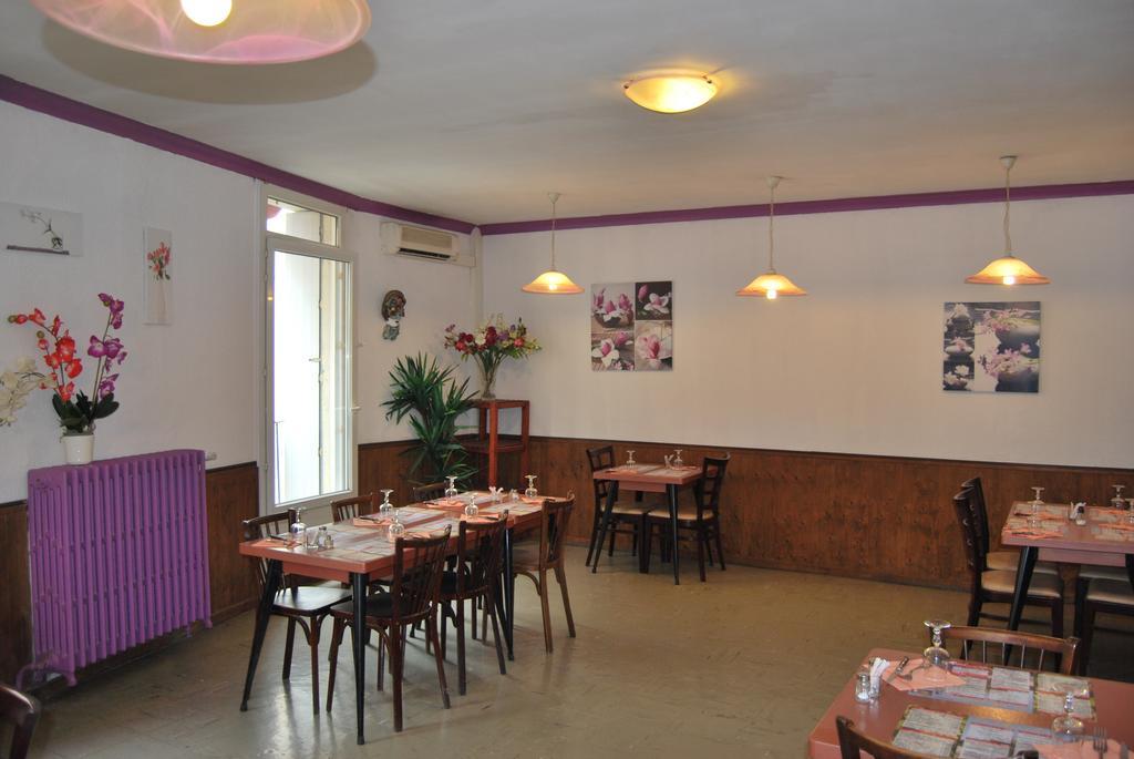 فندق بزييهفي  Le Revelois Restaurant المظهر الخارجي الصورة